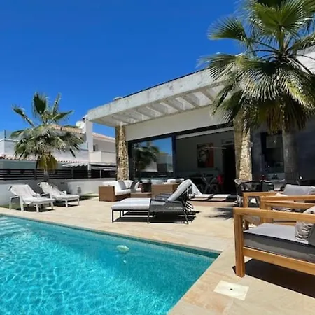 Luxurious With Private Heated Pool Pmt12 トレビエハ